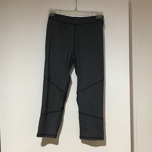 Grey capri workout leggings! Great condition.